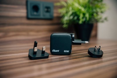 AC-adapter Verbatim Mini GaN Charger 65W with Display, 2xUSB-C / 1xUSB-A, inkl. reseadapter EU/UK/US#5