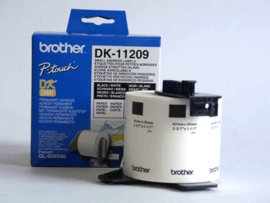 Brother DK-11209, Adressetikett liten, 29x62mm, 800 st - Svart text på vit etikett